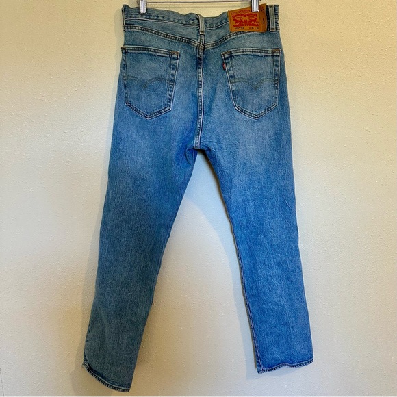 Levi's Blue Relaxed Jeans with Distressed Details - Picture 5 of 6